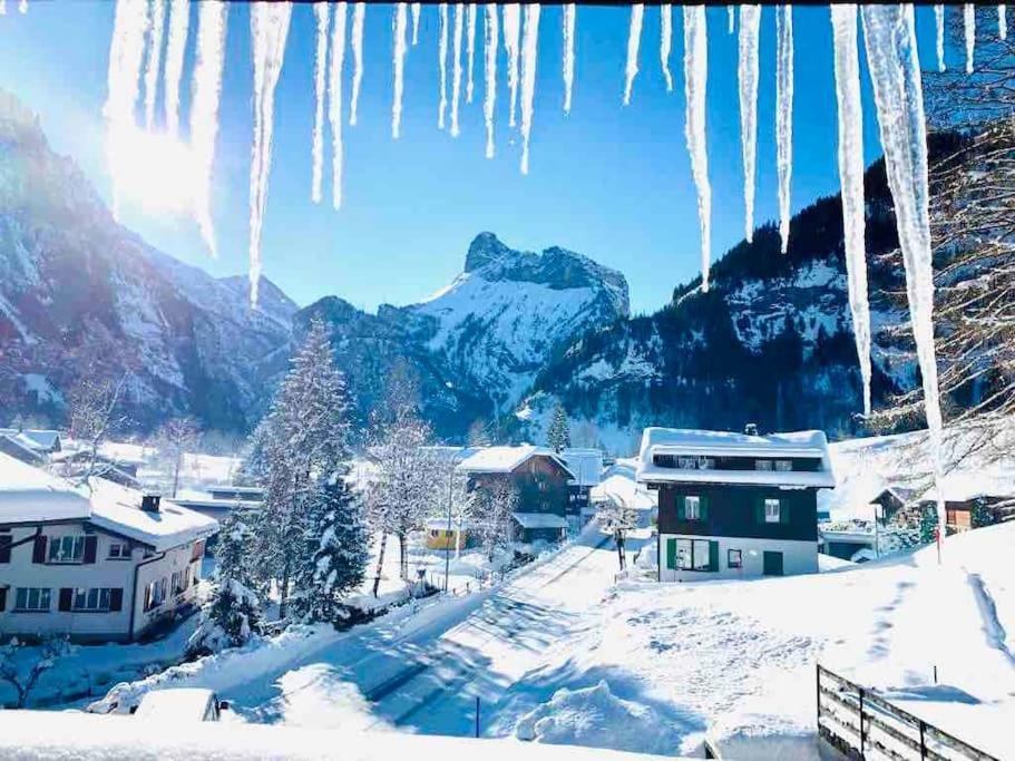 Cozy Apartment In Vintage House In Kandersteg Exteriör bild